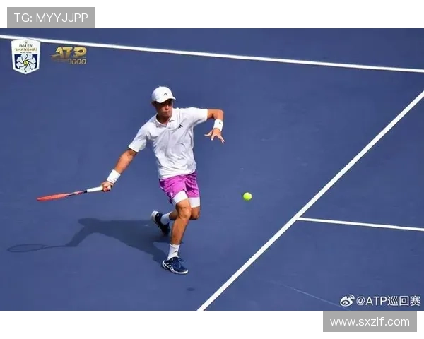 网球赛场新星崛起：年轻球员横扫全球赛事夺冠势头强劲